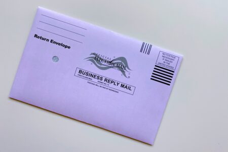 États-Unis: le vote par correspondance avantage tous les partis, pas seulement les démocrates